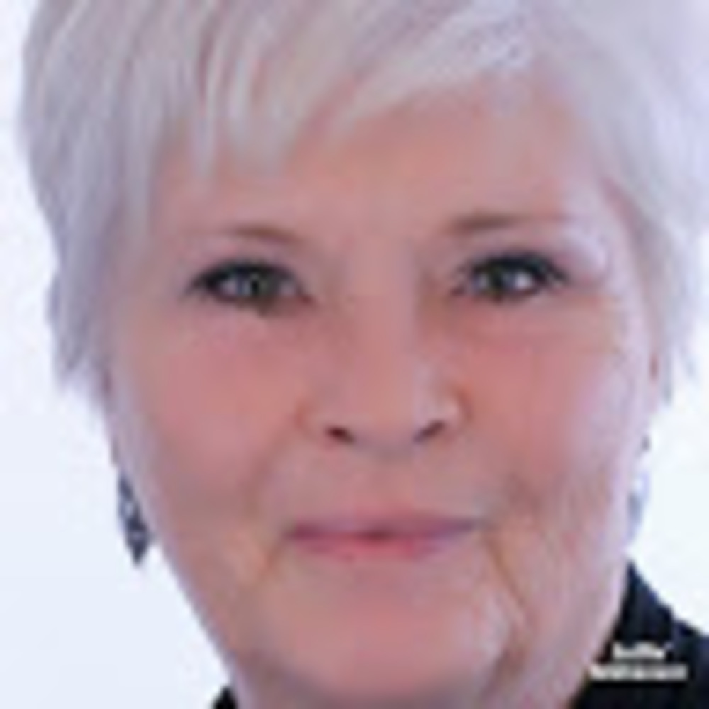 Meet your Posher, Eva